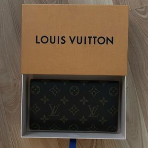 Vintage “Brand New” 2003 Louis Vuitton PRISTINE Checkbook Diary Wallet with Box!